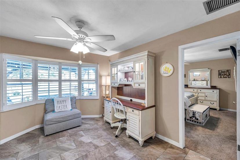 Picture of 865 48Th Avenue N, St Petersburg FL 33703