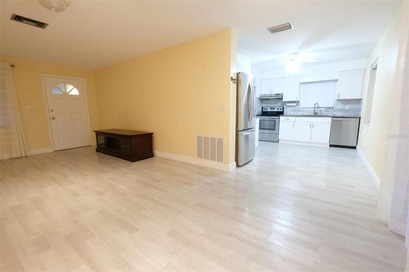 Picture of 2118 NE Coachman Road, Clearwater FL 33765