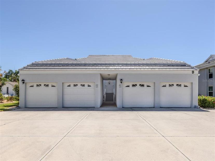 Picture of 1041 Capri Isles Boulevard Unit 224, Venice FL 34292