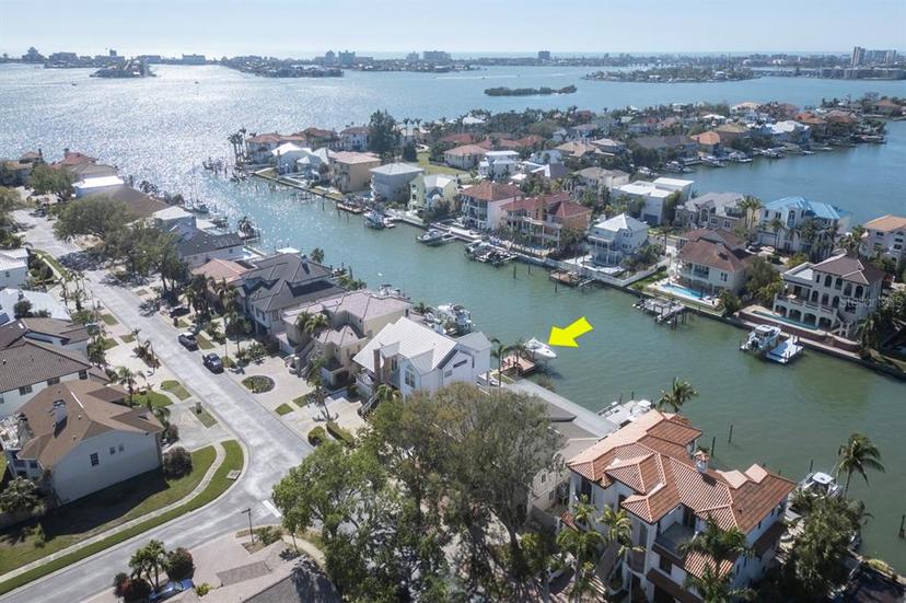 Picture of 2829 Seabreeze Drive S, Gulfport FL 33707