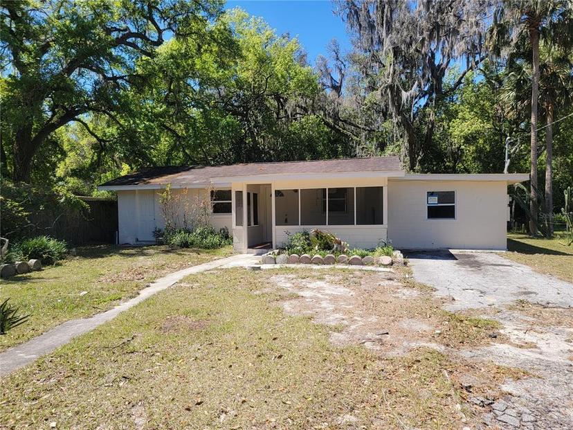 Picture of 318 S Massachusetts Avenue, Deland FL 32724