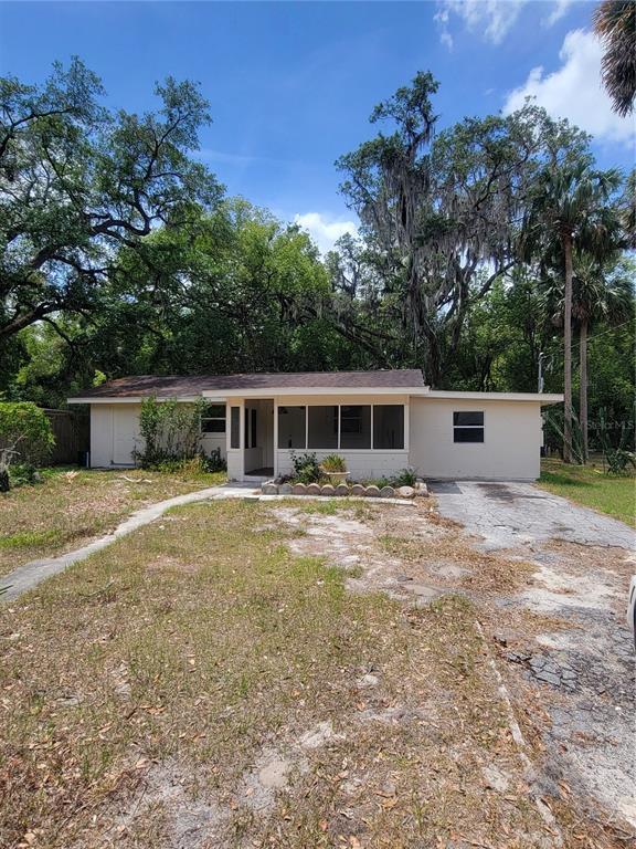 Picture of 318 S Massachusetts Avenue, Deland FL 32724