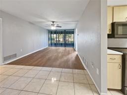Picture of 612 Bird Bay Drive S Unit 113, Venice, FL 34285
