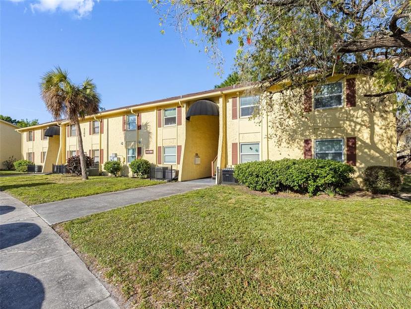 Picture of 7608 Dolonita Drive Unit 7608, Tampa FL 33615