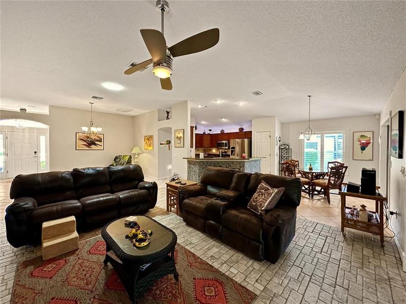 Picture of 867 Castleberry Circle, The Villages FL 32162