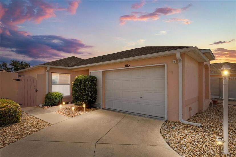 Picture of 613 Nuevo Leon Lane, The Villages FL 32159