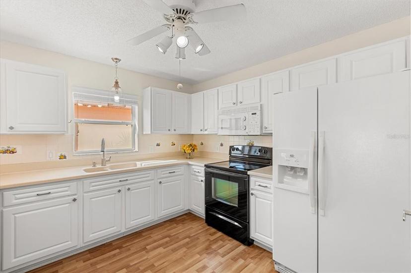 Picture of 613 Nuevo Leon Lane, The Villages FL 32159