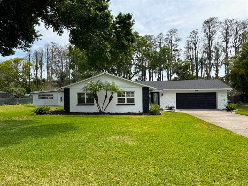Picture of 210 Lake Hobbs Road, Lutz, FL 33548