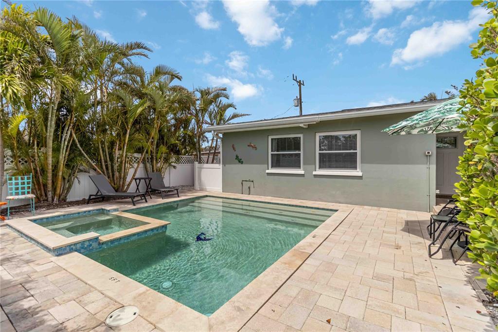 Picture of 424 62Nd Street, Holmes Beach, FL 34217