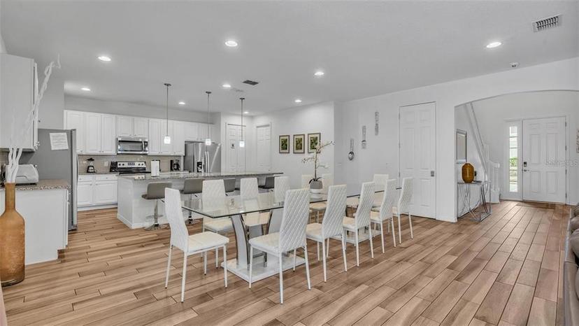 Picture of 7012 Oakwood Street, Davenport FL 33837