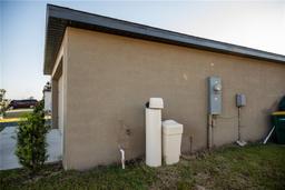 Picture of 1411 Swan Lake Circle, Dundee, FL 33838