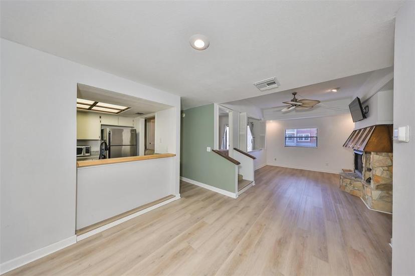 Picture of 4405 W Fair Oaks Avenue Unit 9, Tampa FL 33611