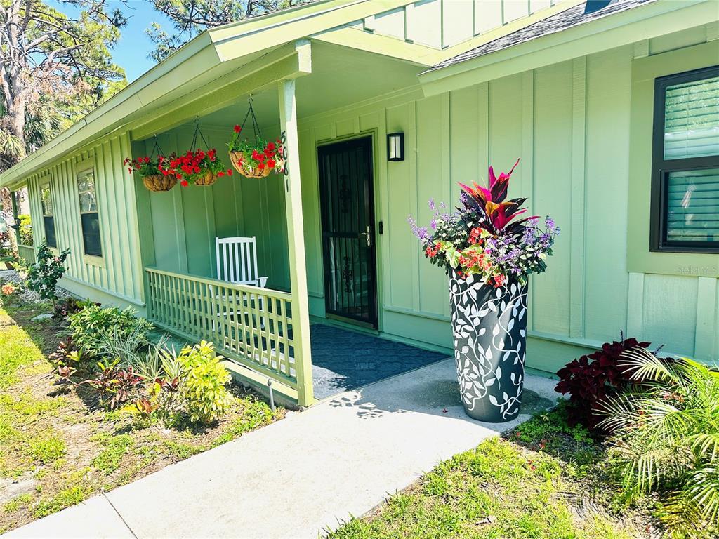 Picture of 5061 Barrington Circle Unit 1302, Sarasota, FL 34234