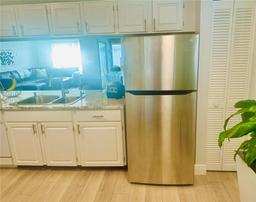 Picture of 5061 Barrington Circle Unit 1302, Sarasota, FL 34234