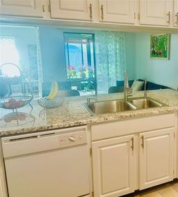 Picture of 5061 Barrington Circle Unit 1302, Sarasota, FL 34234