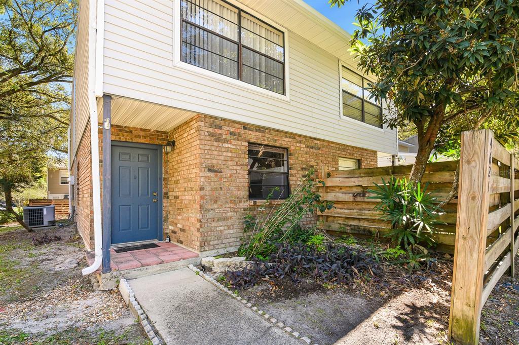 Picture of 4621 SW 44Th Lane, Gainesville, FL 32608