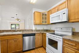 Picture of 4621 SW 44Th Lane, Gainesville, FL 32608