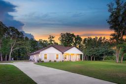 Picture of 8920 NE 8Th Place, High Springs, FL 32643