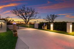 Picture of 327 Riverpoint Drive Ne, Bradenton, FL 34208