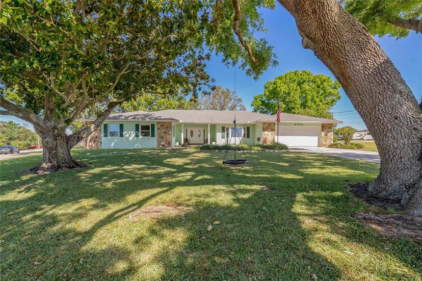 Picture of 6754 Winterset Gardens Rd, Winter Haven FL 33884