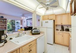 Picture of 120 Hibiscus Woods Court Unit 14D, Deltona, FL 32725