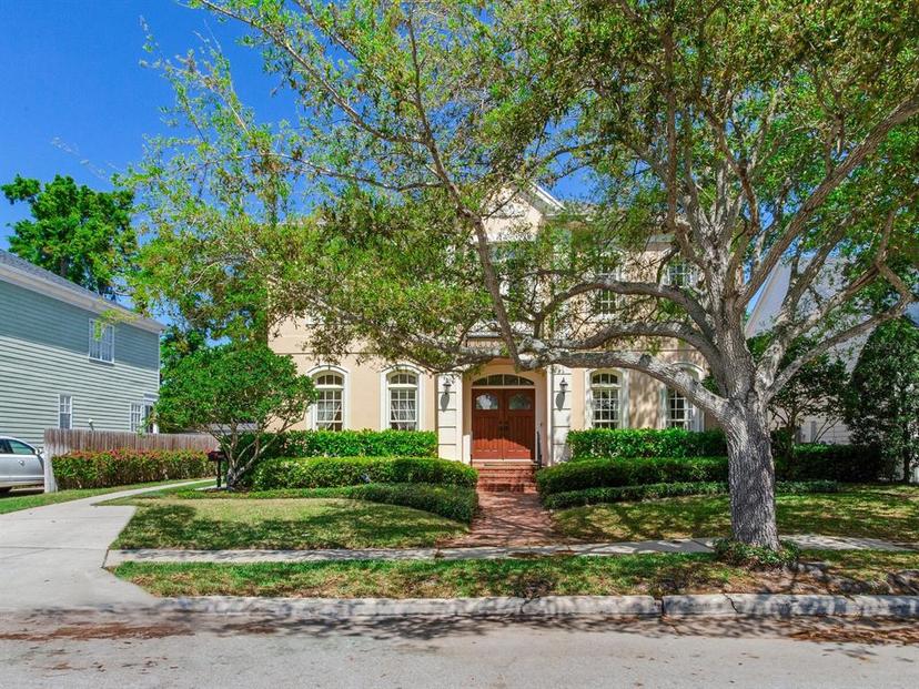 Picture of 2927 W Bayshore Court, Tampa FL 33611