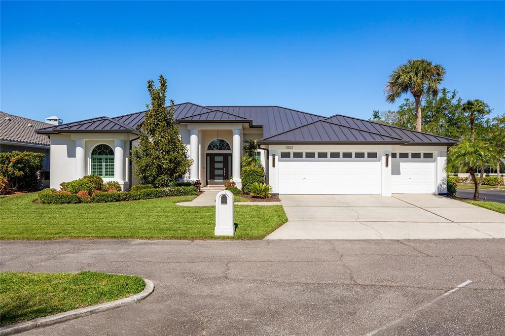 Picture of 1002 Romano Court Ne, St Petersburg, FL 33702