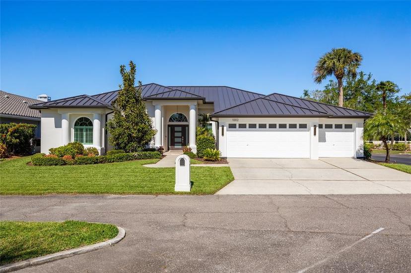 Picture of 1002 Romano Court Ne, St Petersburg FL 33702