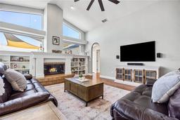 Picture of 1002 Romano Court Ne, St Petersburg, FL 33702