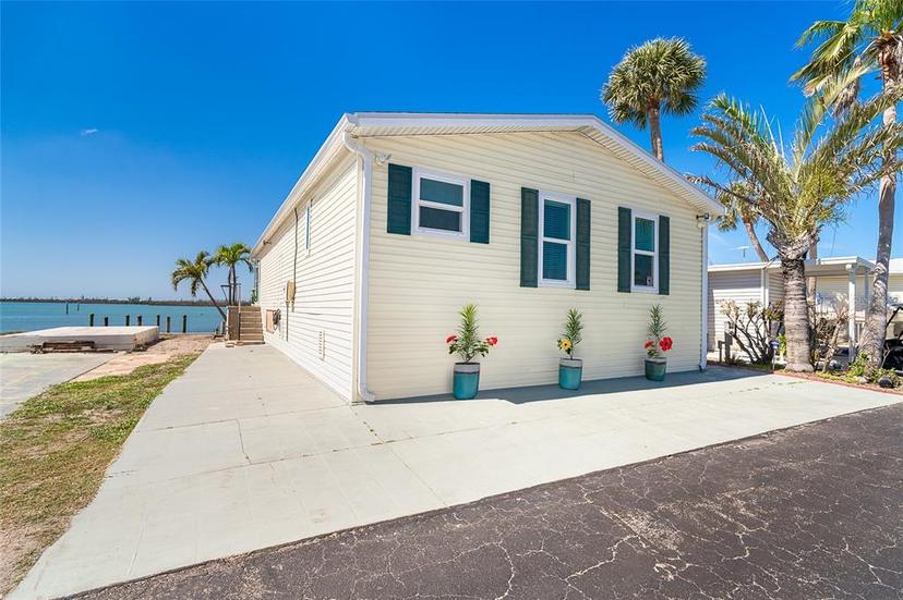 Picture of 7500 Park Pointe Drive Unit 22, Englewood FL 34224