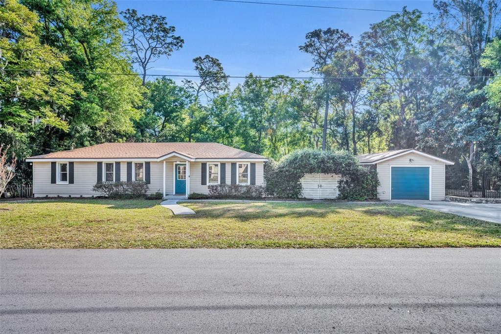Picture of 225 N Phippen Avenue, Deland, FL 32724