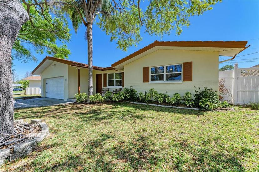 Picture of 507 Shore Drive, Largo FL 33771