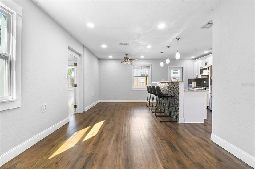 Picture of 2869 36Th Avenue N, St Petersburg FL 33713