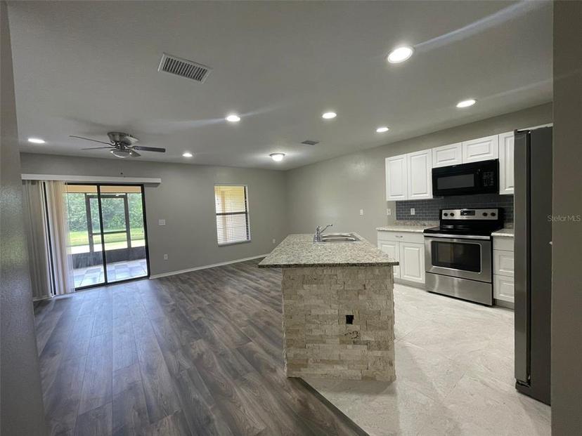 Picture of 2520 Edgewater Falls Drive, Brandon FL 33511