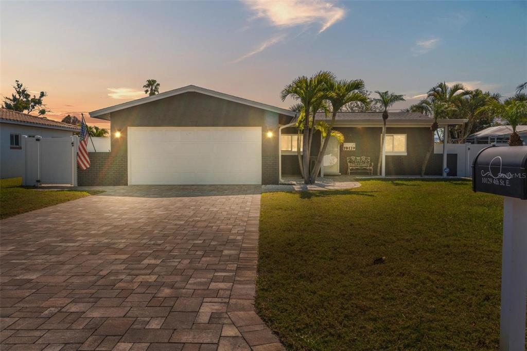 Picture of 10129 4Th Street E, Treasure Island, FL 33706
