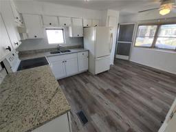 Picture of 900 9Th Avenue E Unit 142, Palmetto, FL 34221