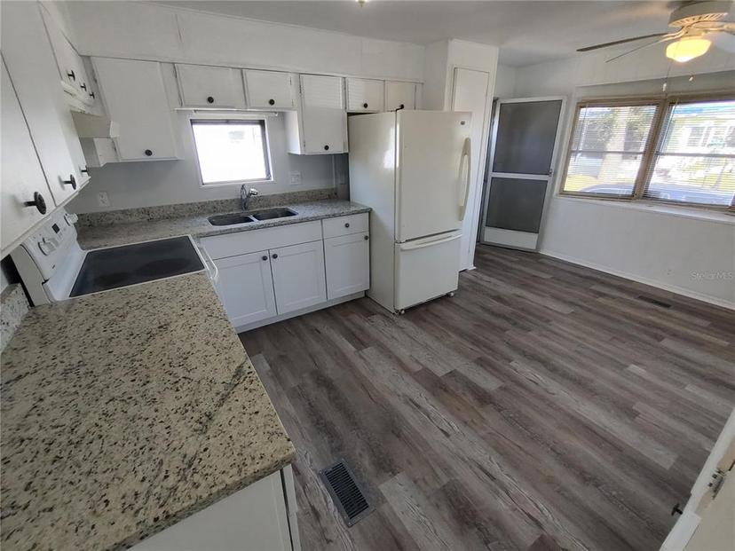 Picture of 900 9Th Avenue E Unit 142, Palmetto FL 34221