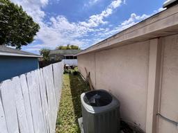 Picture of 12209 Hidden Brook Drive, Tampa, FL 33624