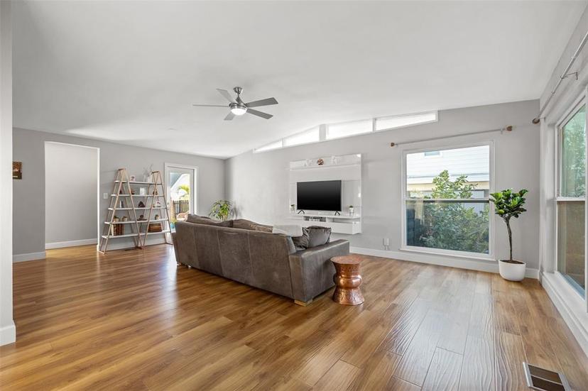 Picture of 7200 3Rd Avenue N, St Petersburg FL 33710