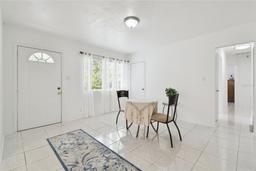 Picture of 4111 W Leila Avenue, Tampa, FL 33616