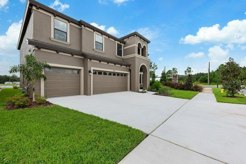 Picture of 14403 Woodland Spur Drive, Lithia FL 33547