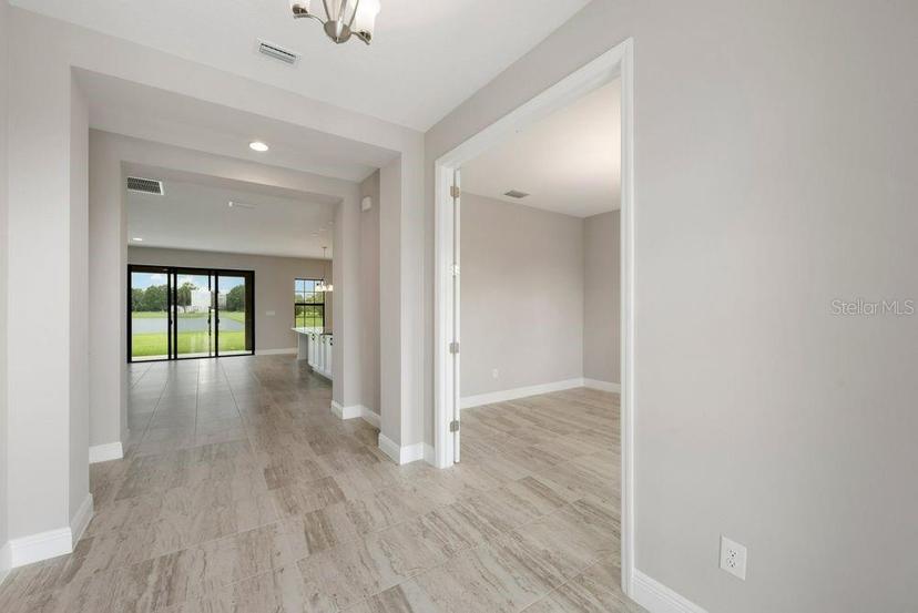 Picture of 14403 Woodland Spur Drive, Lithia FL 33547