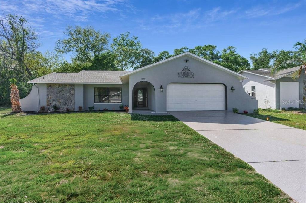 Picture of 13501 Whitby Road, Hudson, FL 34667