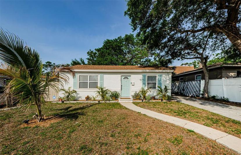 Picture of 2261 Queen Street S, St Petersburg FL 33712
