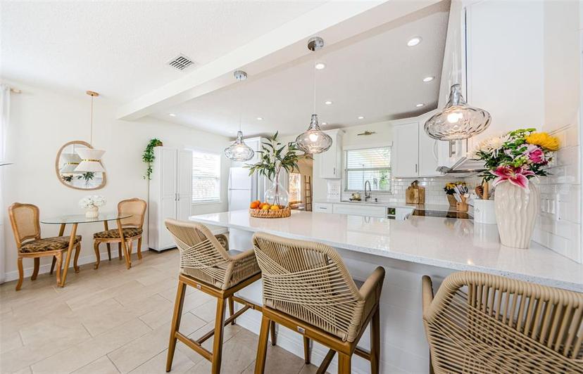 Picture of 2261 Queen Street S, St Petersburg FL 33712