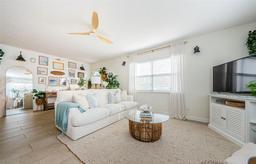 Picture of 2261 Queen Street S, St Petersburg, FL 33712
