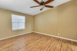 Picture of 3510 Sutton Hills Drive N, Lakeland, FL 33810