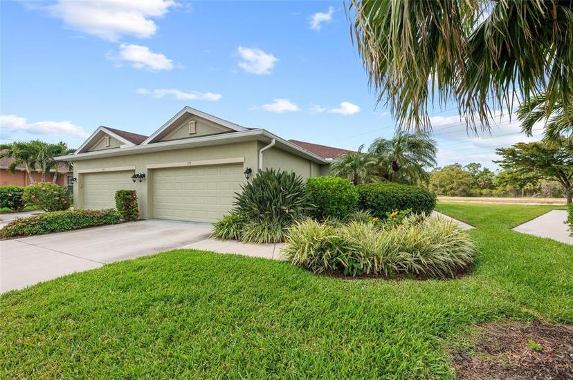 Picture of 371 Capulet Drive, Venice FL 34292