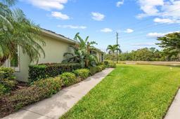 Picture of 371 Capulet Drive, Venice, FL 34292