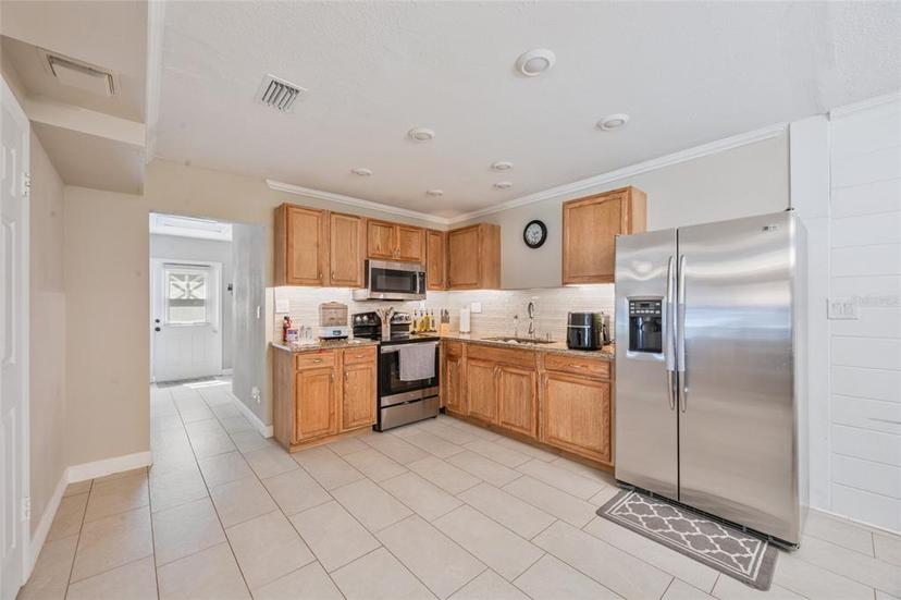 Picture of 904 Woodland Drive, Seffner FL 33584